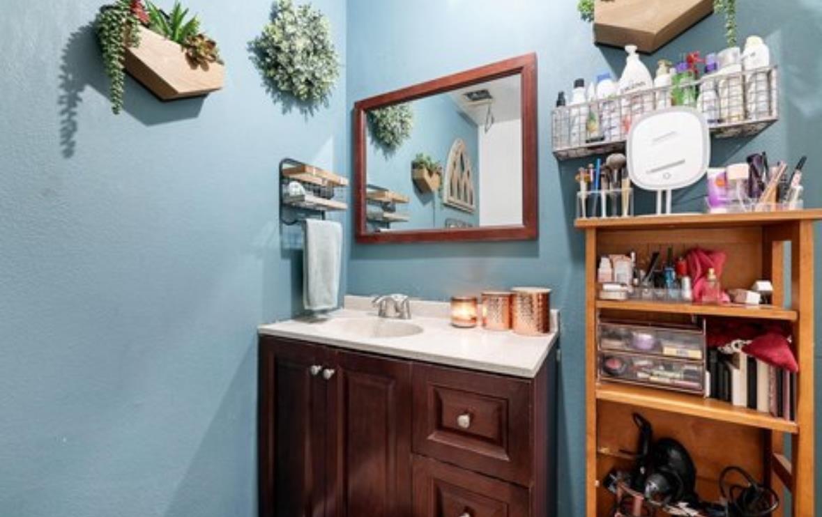 460 W Sacramento St, Coalinga, CA 93210