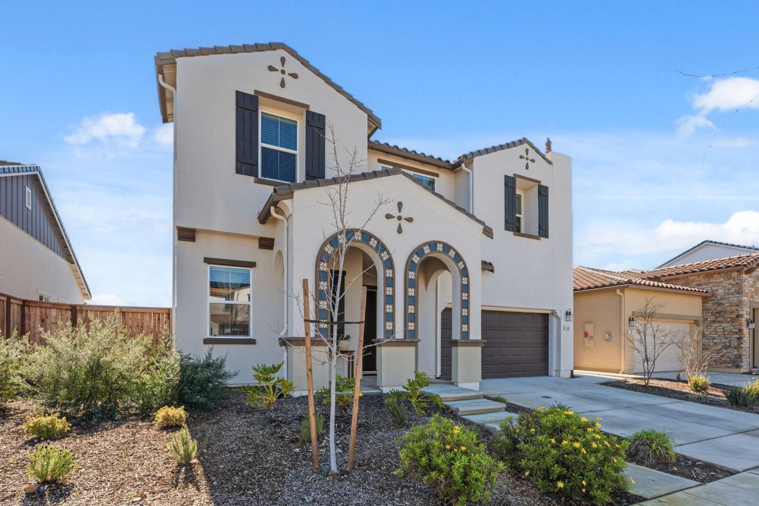 588 Overstone Ave, Madera, CA 93636