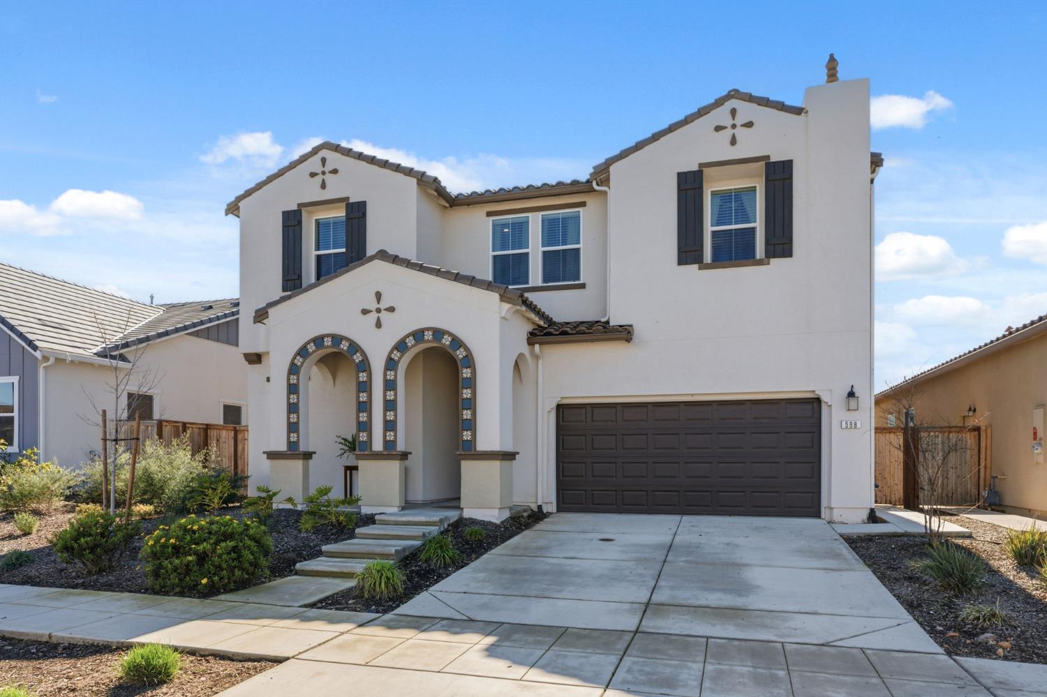 588 Overstone Ave, Madera, CA 93636