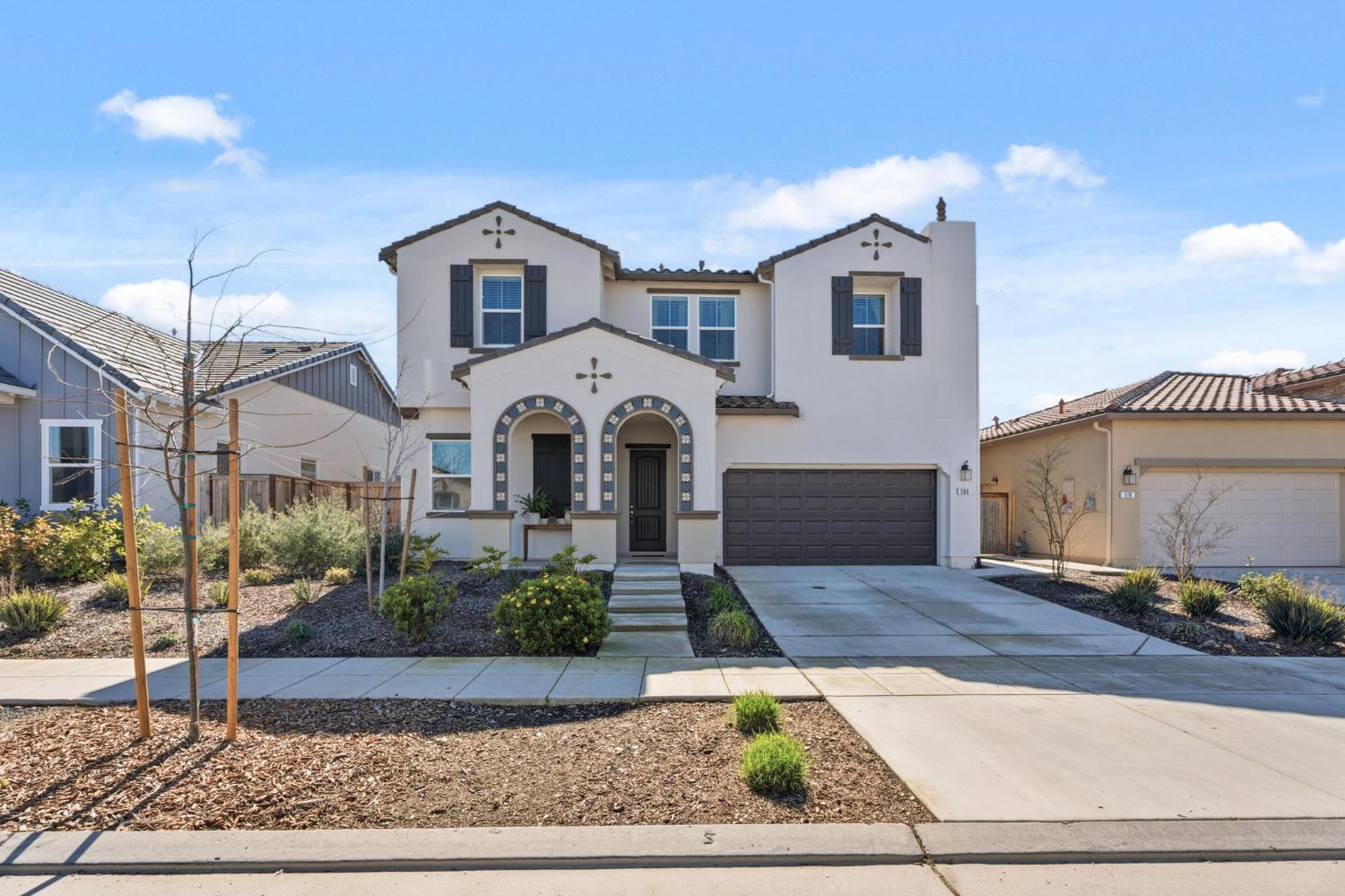 588 Overstone Ave, Madera, CA 93636