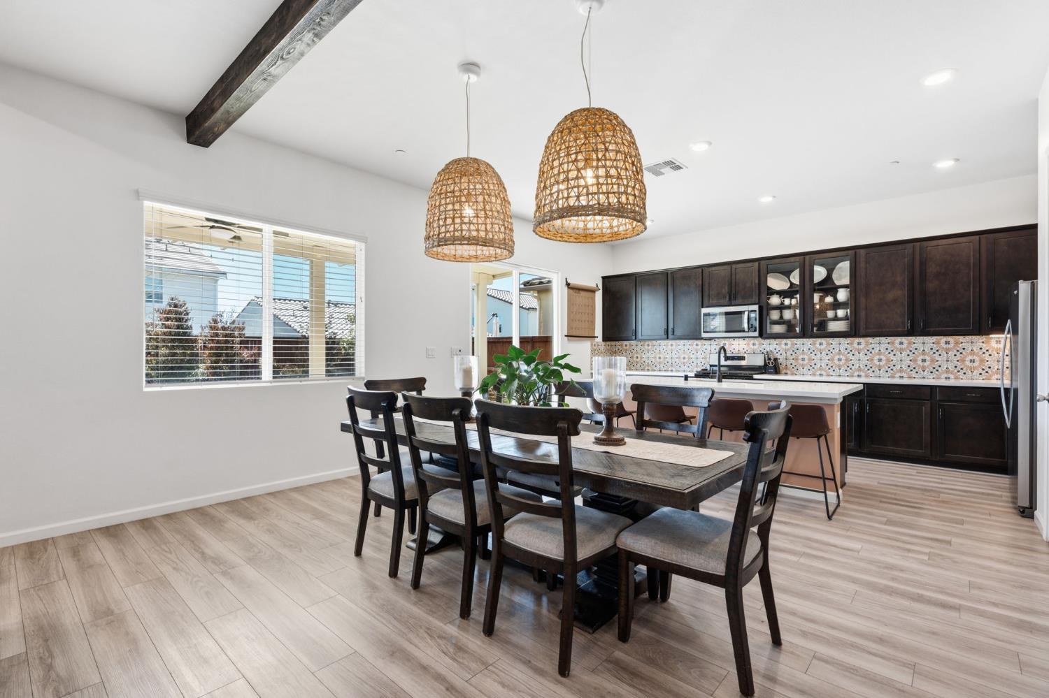 588 Overstone Ave, Madera, CA 93636