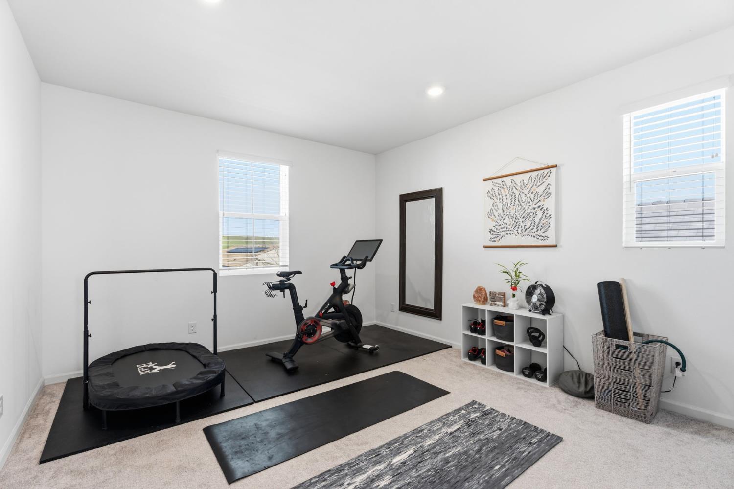 588 Overstone Ave, Madera, CA 93636