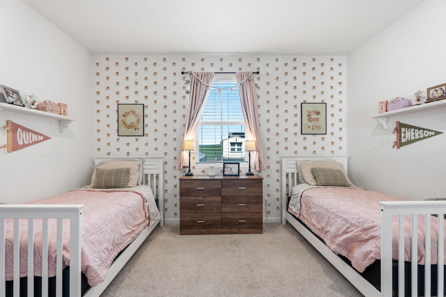 588 Overstone Ave, Madera, CA 93636