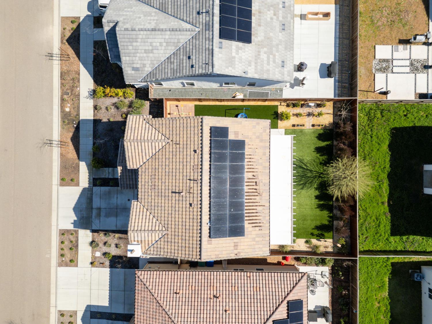 588 Overstone Ave, Madera, CA 93636