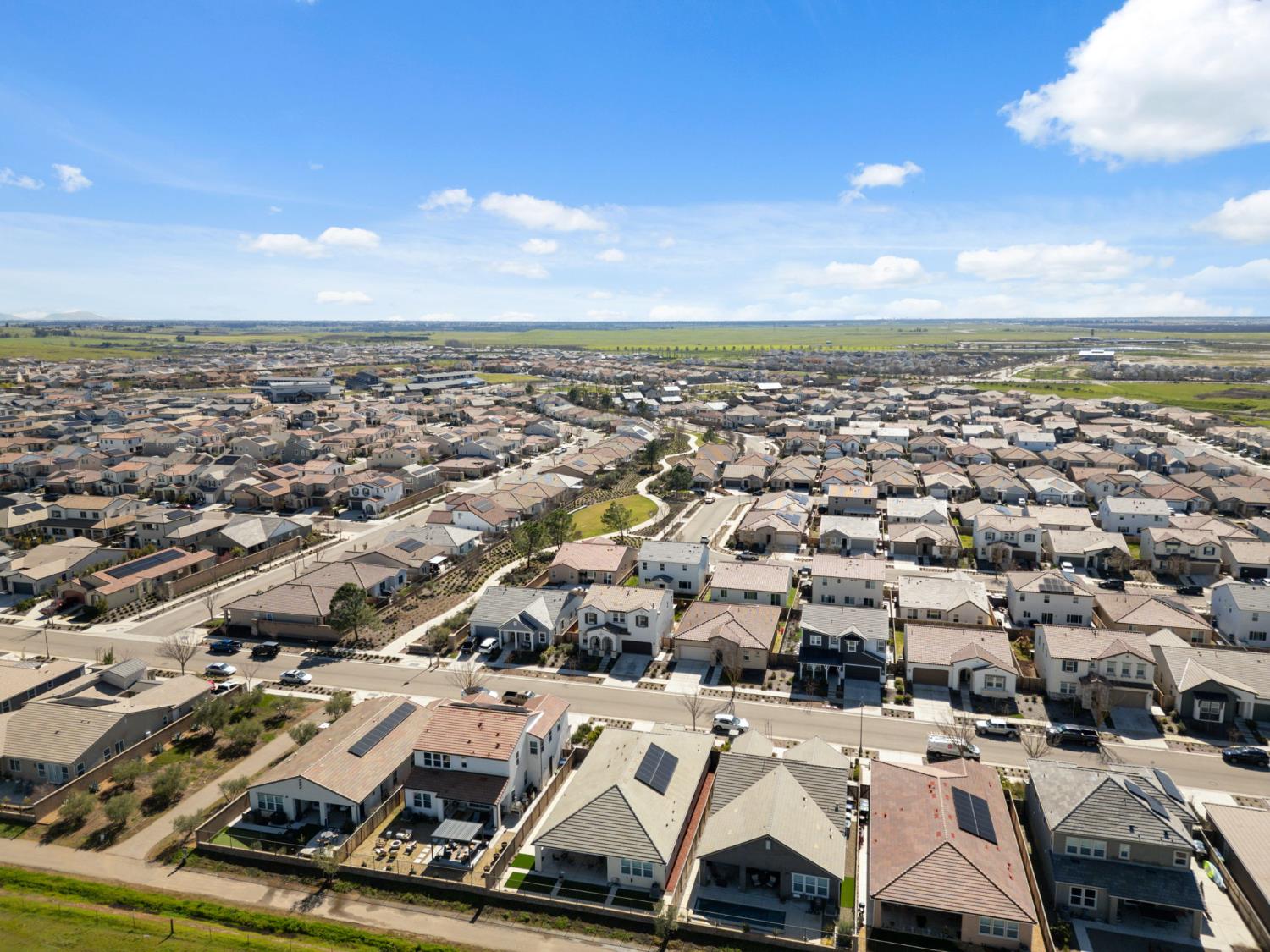 588 Overstone Ave, Madera, CA 93636