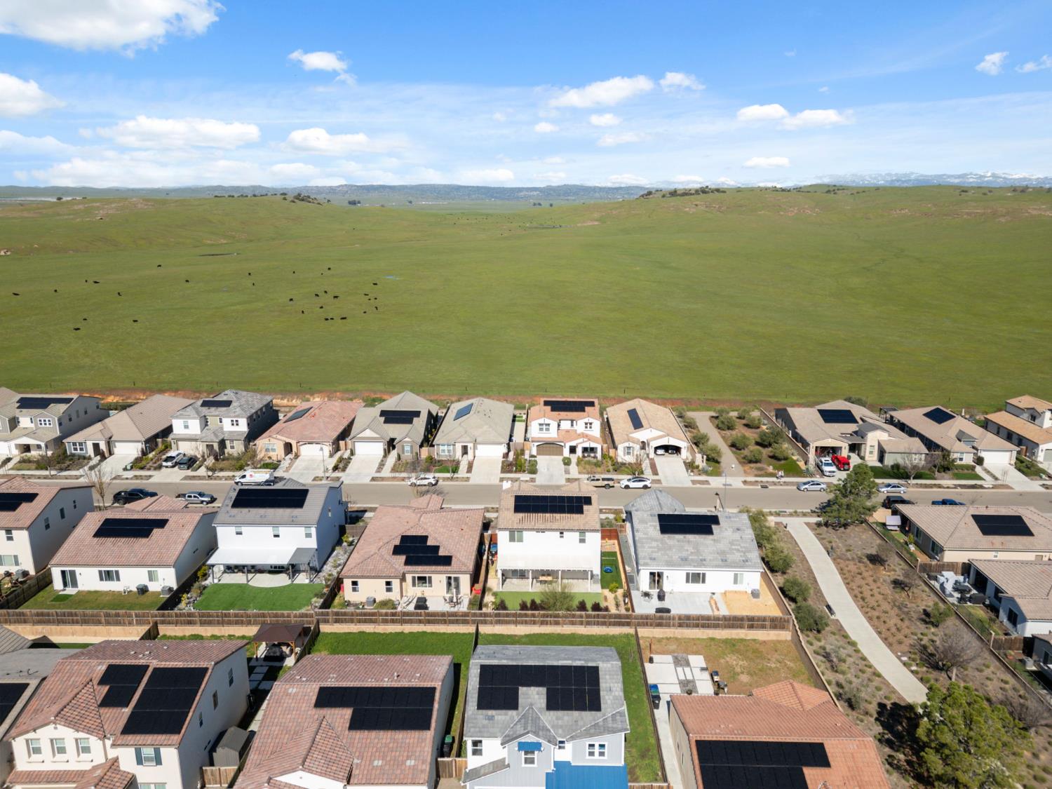 588 Overstone Ave, Madera, CA 93636