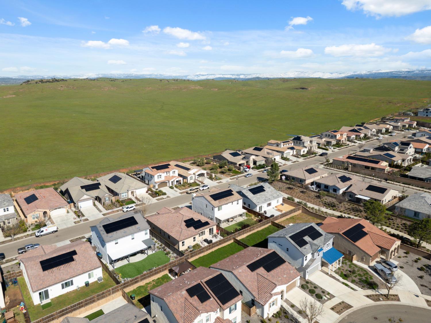 588 Overstone Ave, Madera, CA 93636