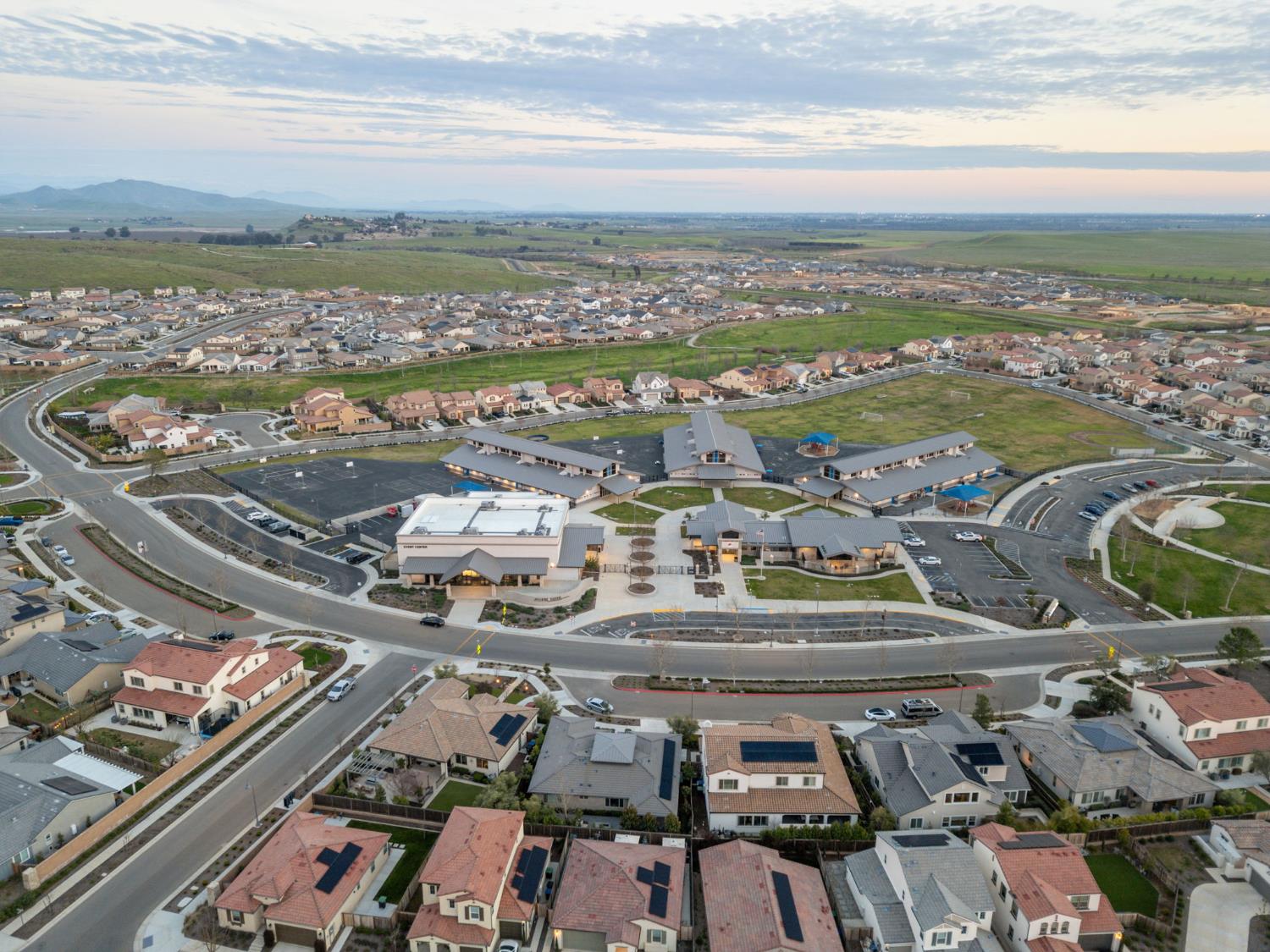 588 Overstone Ave, Madera, CA 93636