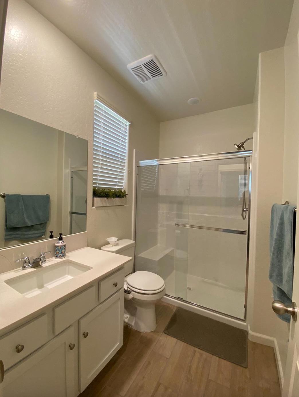 6585 E Huffman Ave, Fresno, CA 93727