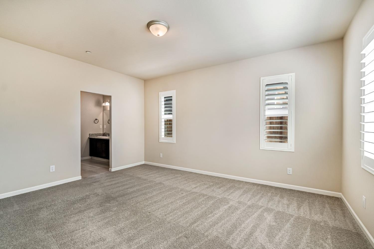 642 Stone Crest Ave, Madera, CA 93636