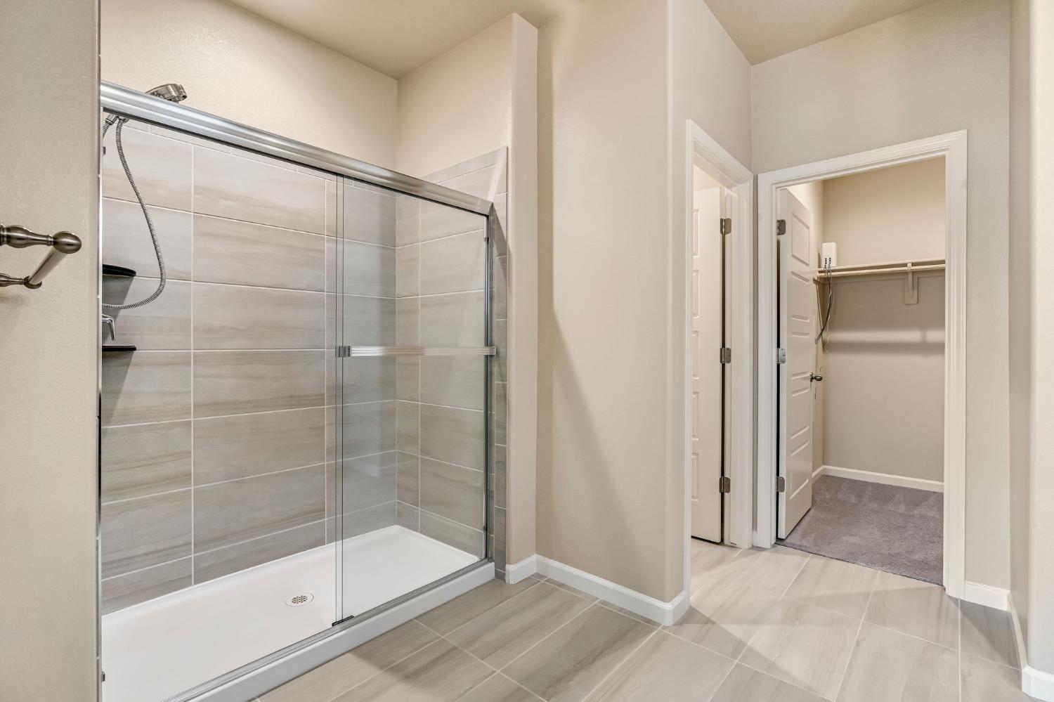 642 Stone Crest Ave, Madera, CA 93636