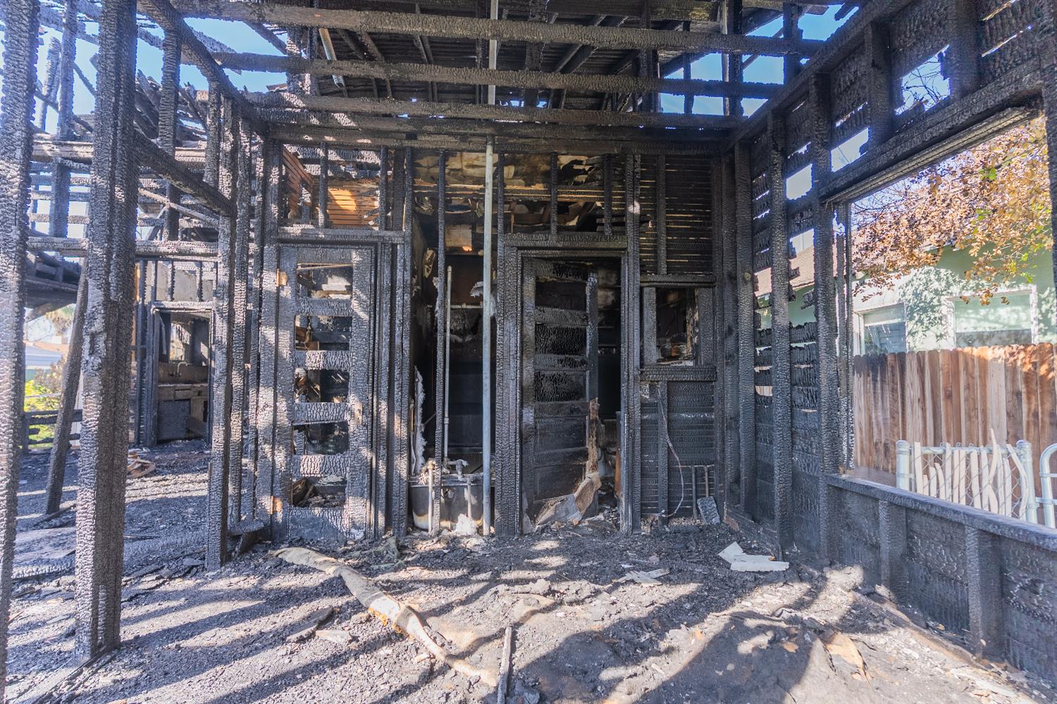 1039 N Roosevelt Ave, Fresno, CA 93728