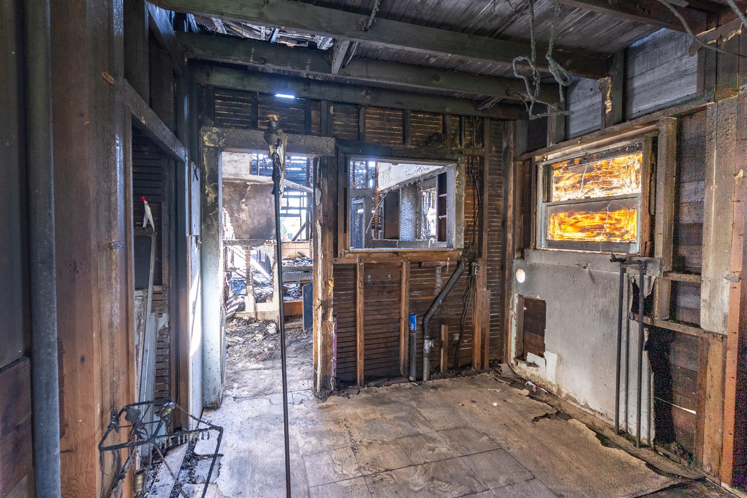 1039 N Roosevelt Ave, Fresno, CA 93728