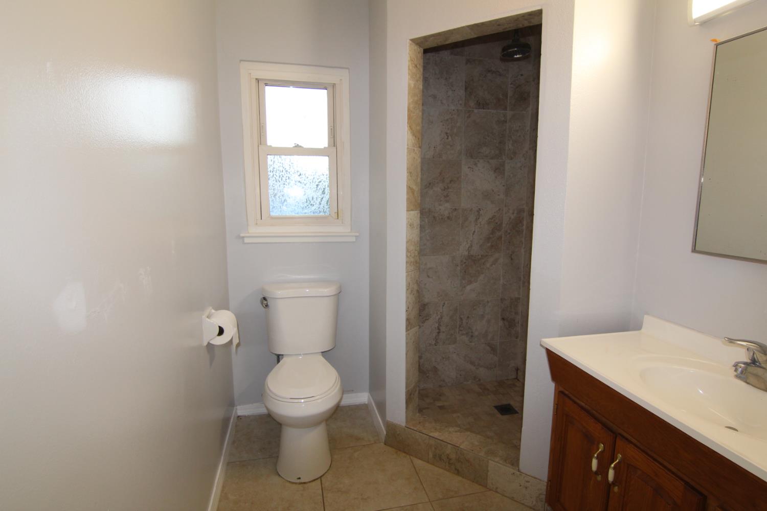 567 E Keats Ave, Fresno, CA 93710