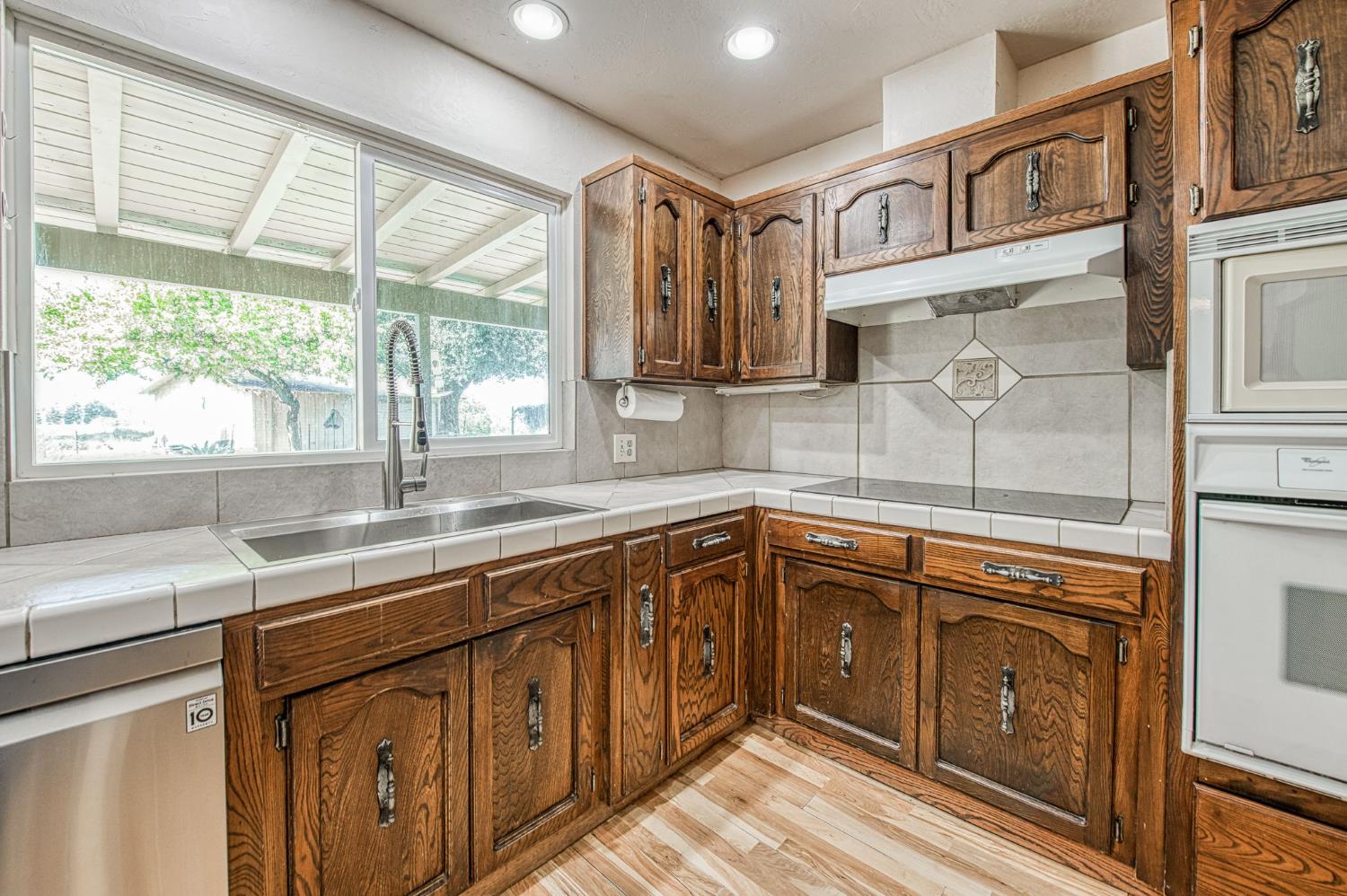 7881 N Thompson Ave, Clovis, CA 93619