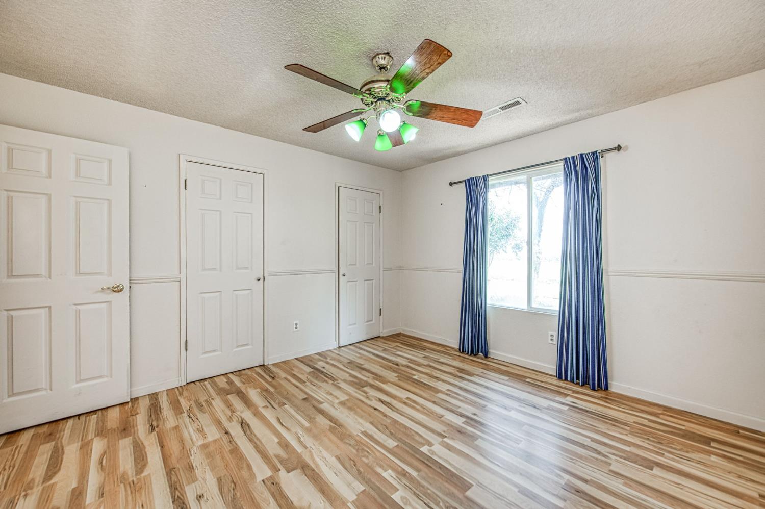 7881 N Thompson Ave, Clovis, CA 93619