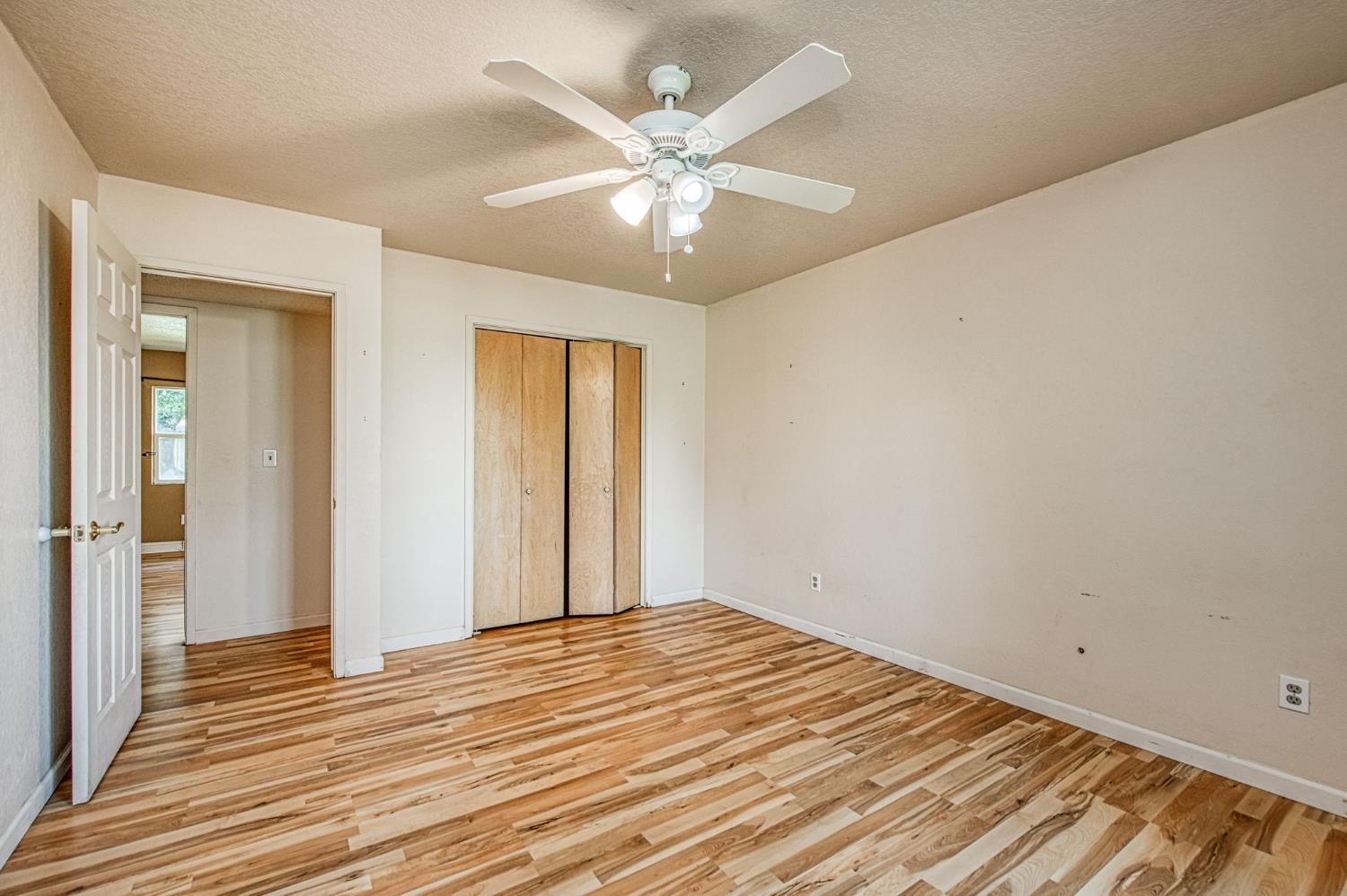 7881 N Thompson Ave, Clovis, CA 93619