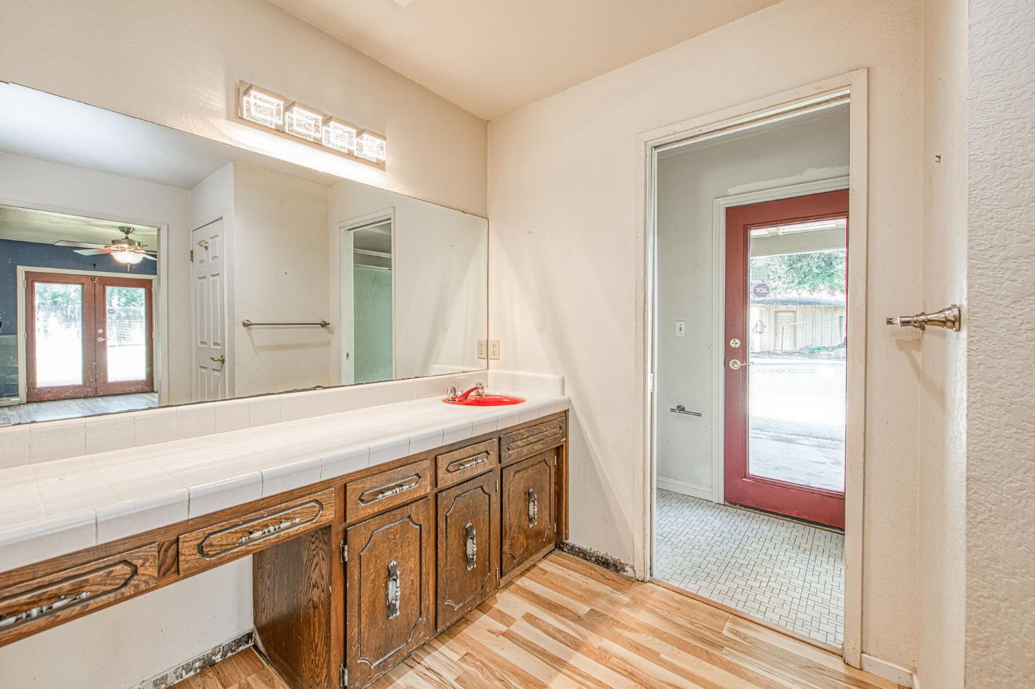 7881 N Thompson Ave, Clovis, CA 93619