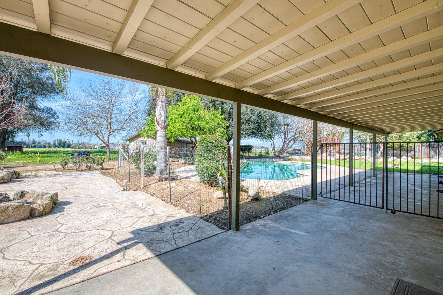 7881 N Thompson Ave, Clovis, CA 93619