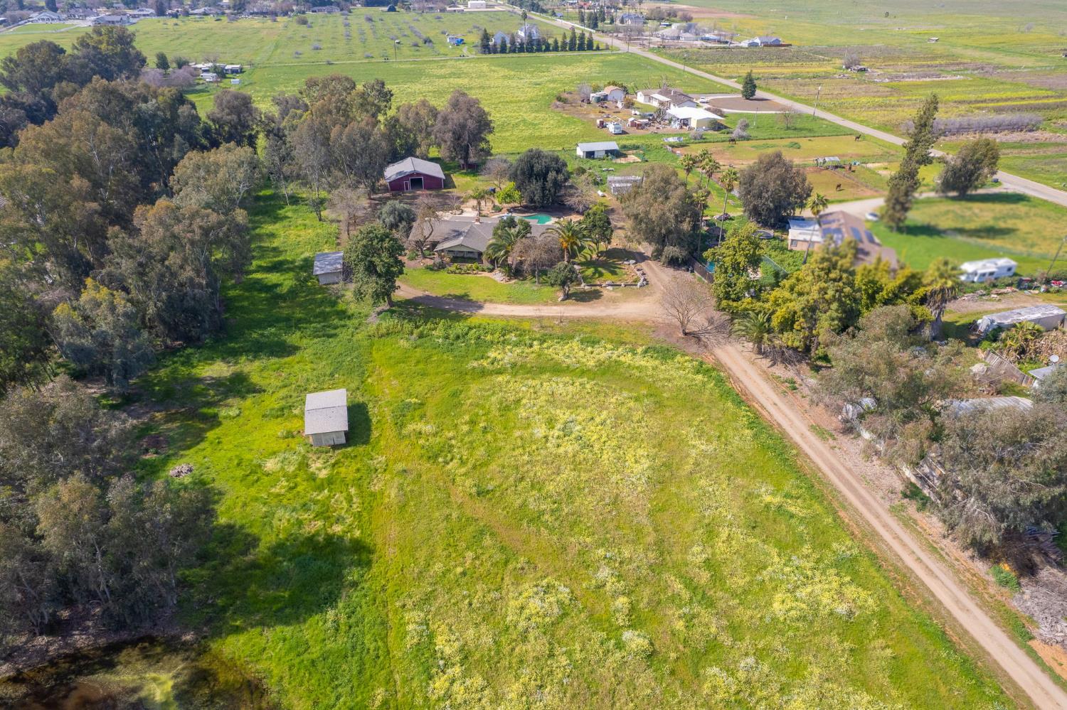 7881 N Thompson Ave, Clovis, CA 93619