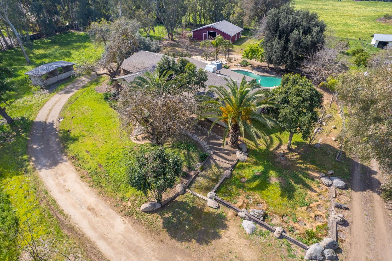 7881 N Thompson Ave, Clovis, CA 93619