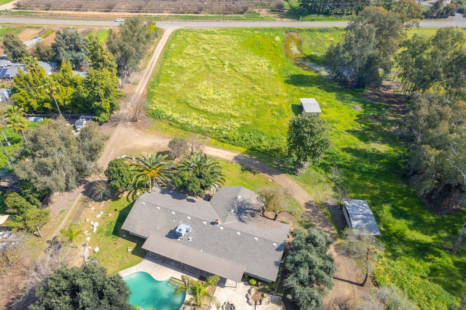 7881 N Thompson Ave, Clovis, CA 93619