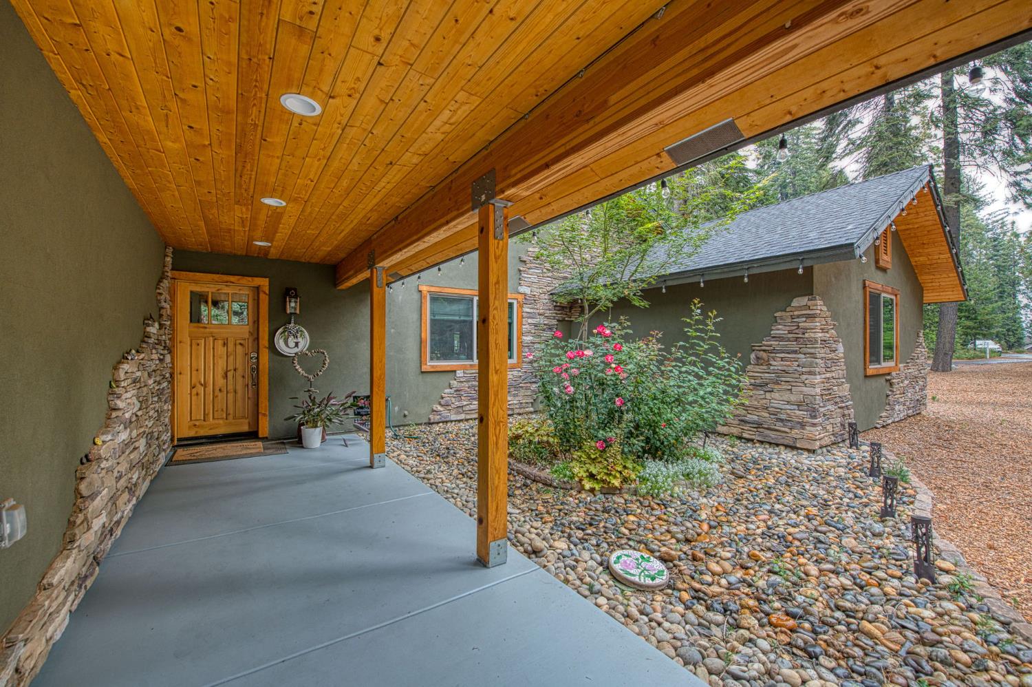 39153 Granite Ln, Shaver Lake, CA 93664