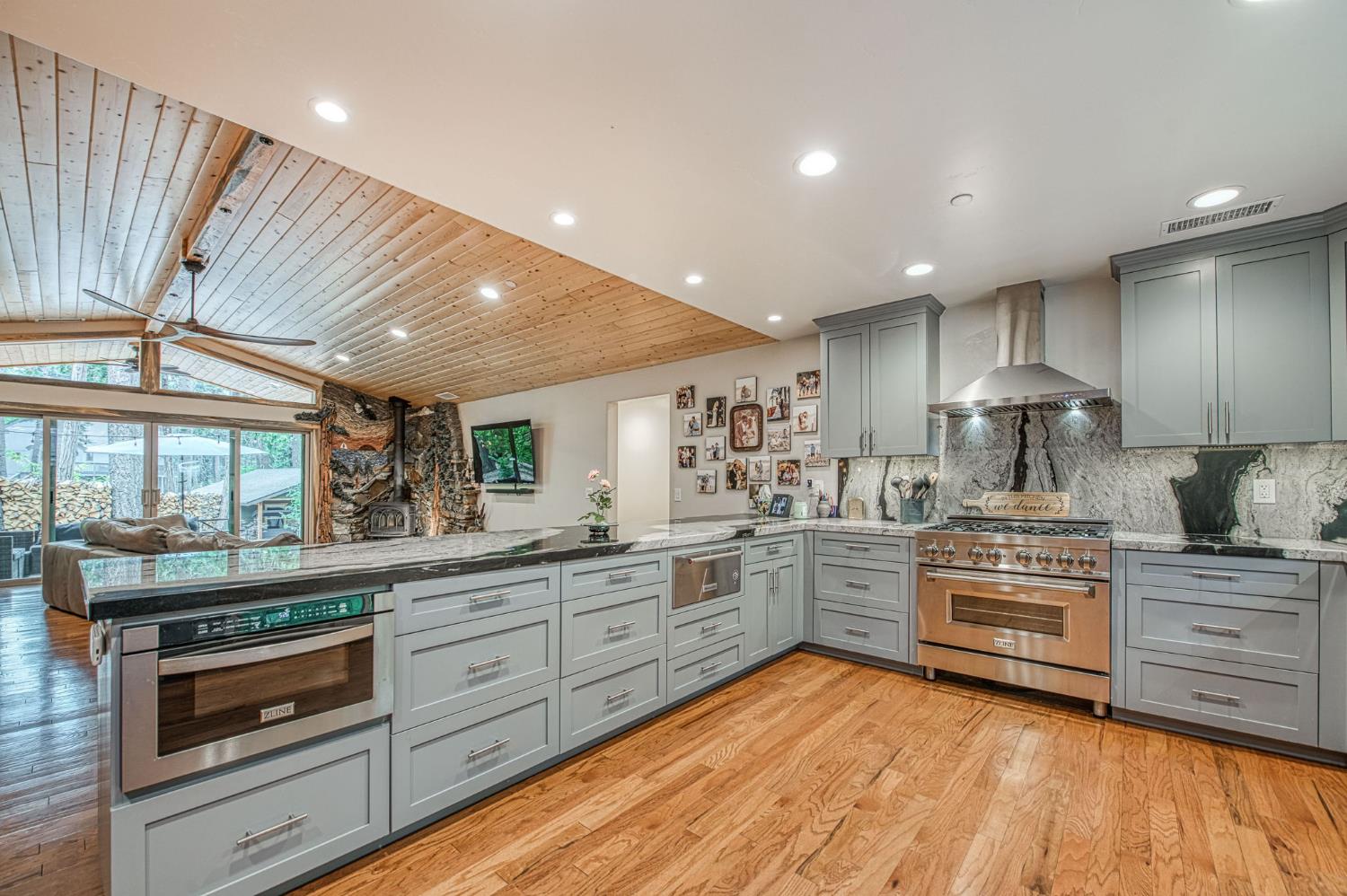 39153 Granite Ln, Shaver Lake, CA 93664