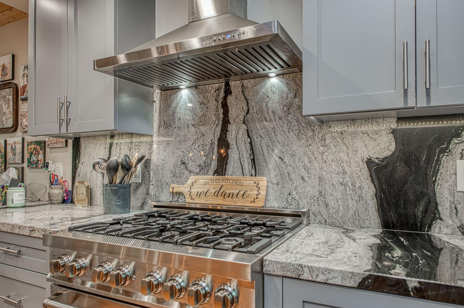 39153 Granite Ln, Shaver Lake, CA 93664