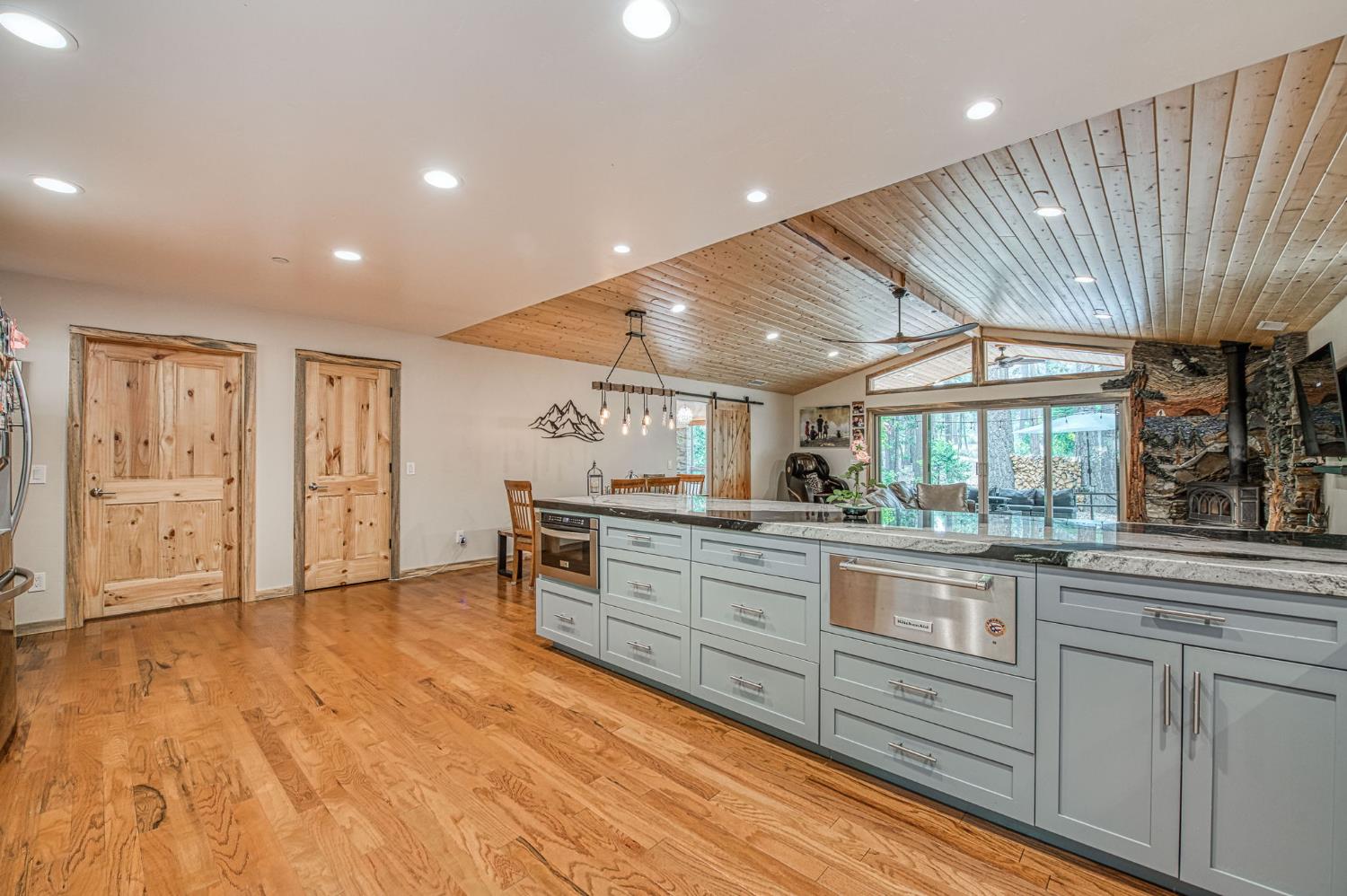 39153 Granite Ln, Shaver Lake, CA 93664