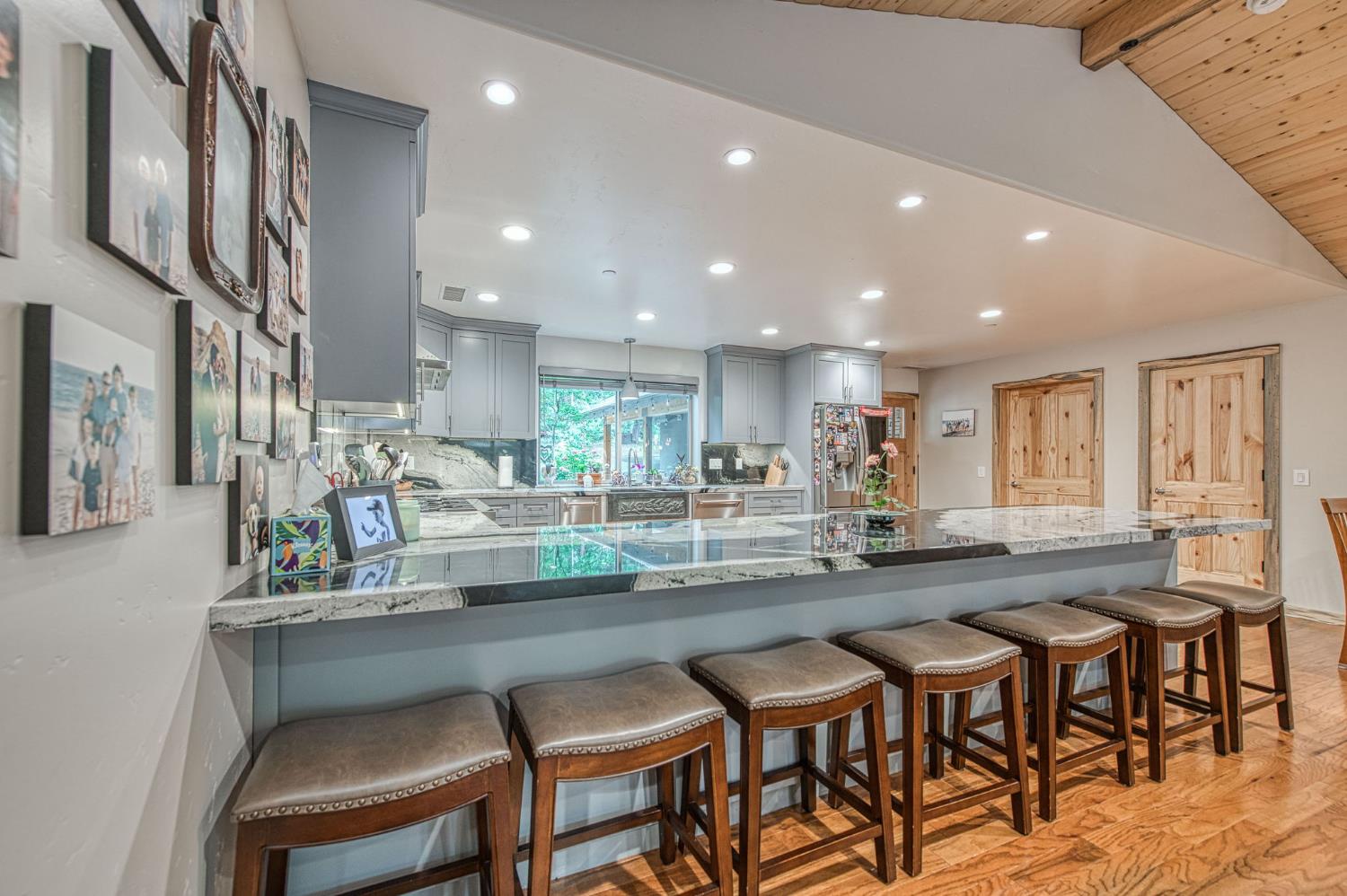 39153 Granite Ln, Shaver Lake, CA 93664