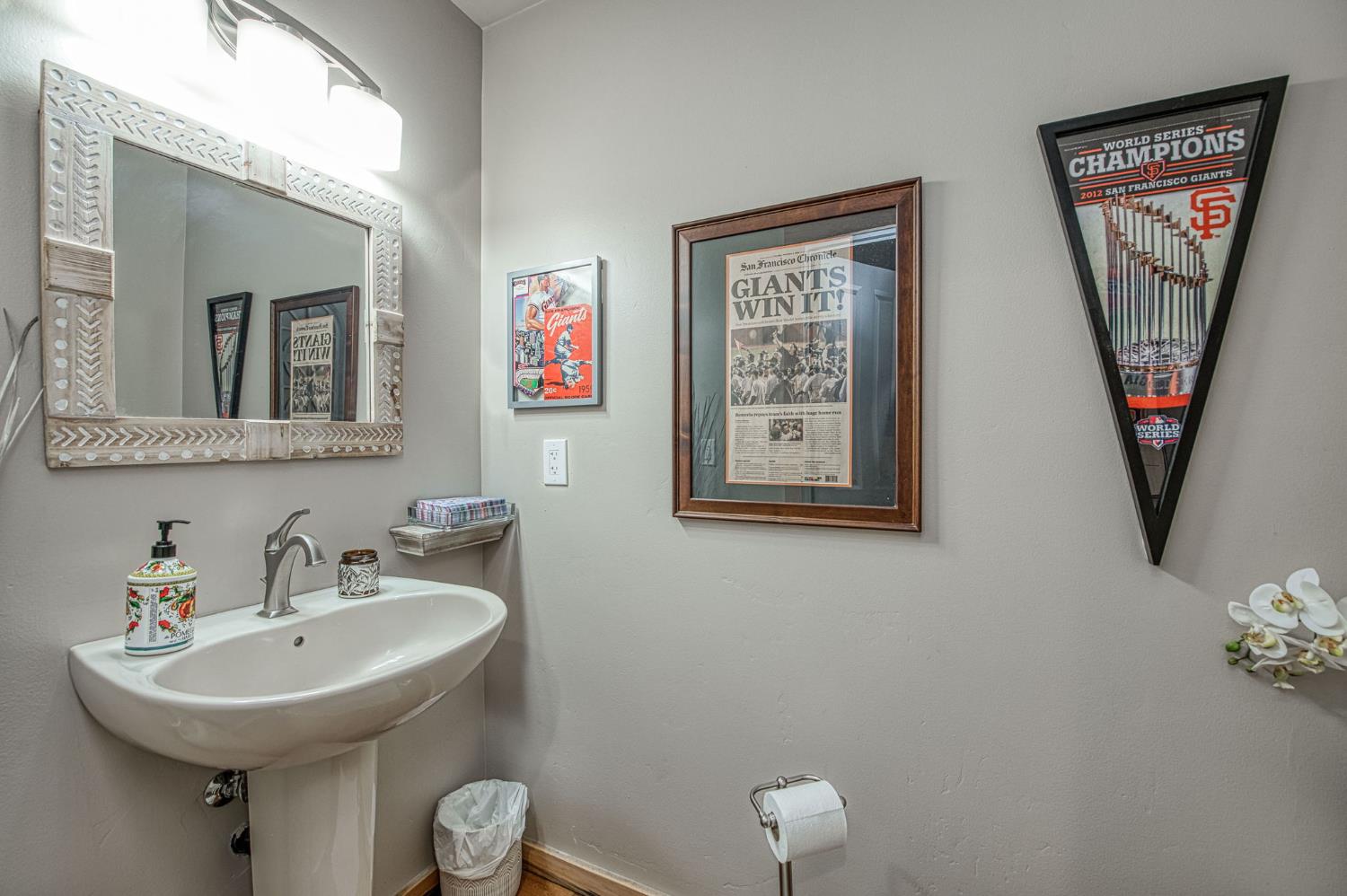 39153 Granite Ln, Shaver Lake, CA 93664