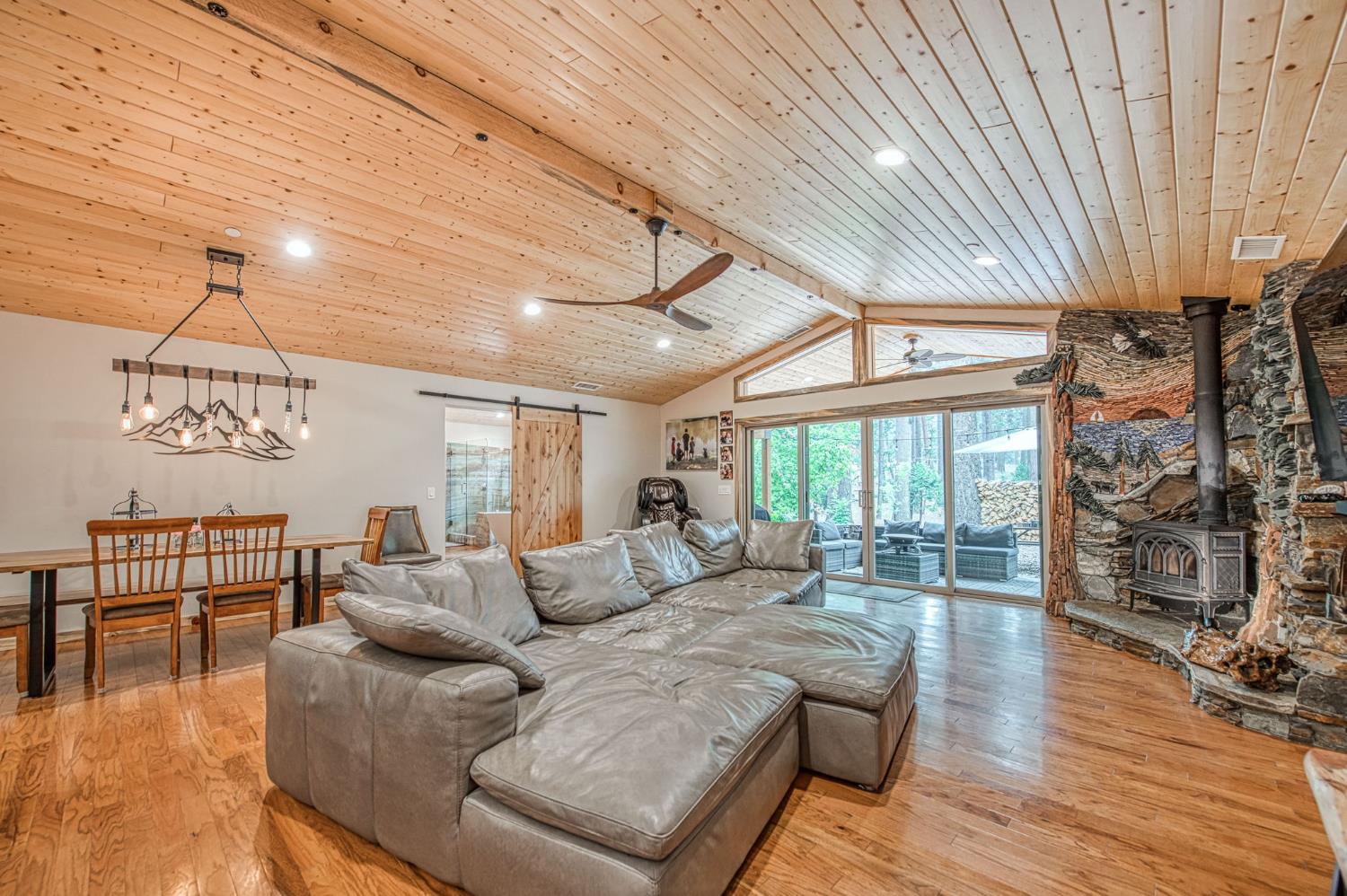 39153 Granite Ln, Shaver Lake, CA 93664