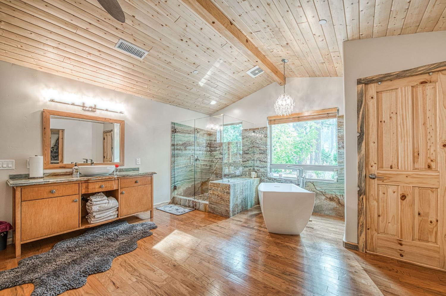 39153 Granite Ln, Shaver Lake, CA 93664