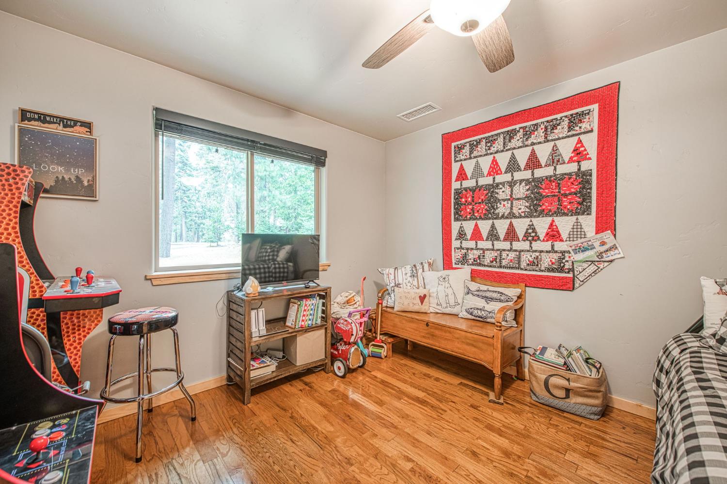 39153 Granite Ln, Shaver Lake, CA 93664