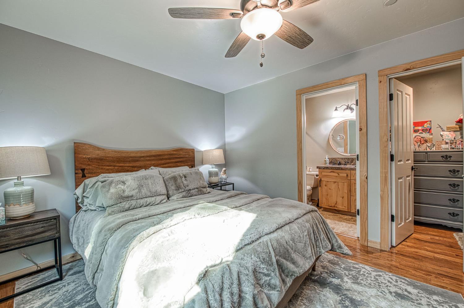 39153 Granite Ln, Shaver Lake, CA 93664