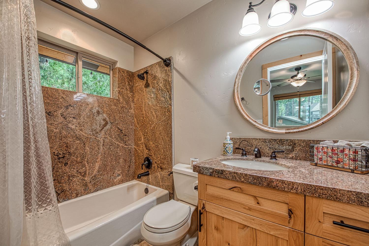 39153 Granite Ln, Shaver Lake, CA 93664