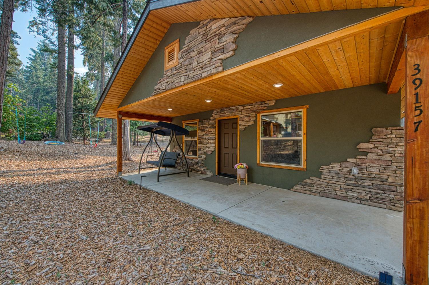 39153 Granite Ln, Shaver Lake, CA 93664
