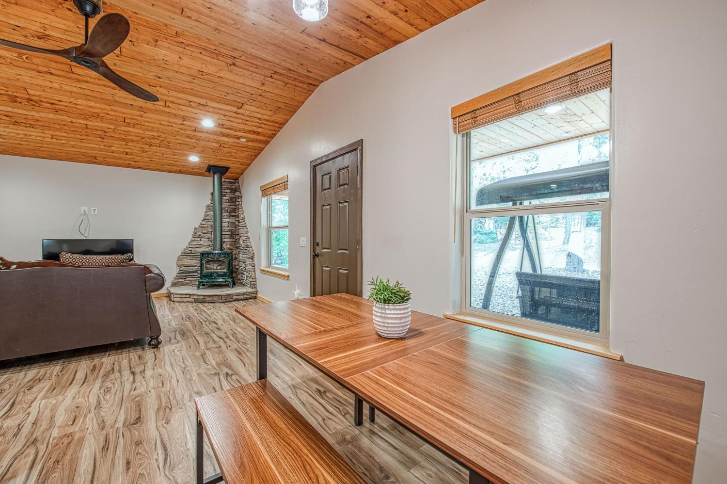 39153 Granite Ln, Shaver Lake, CA 93664