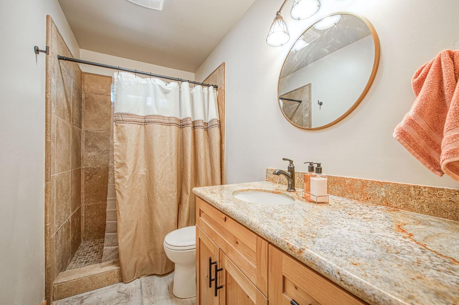 39153 Granite Ln, Shaver Lake, CA 93664