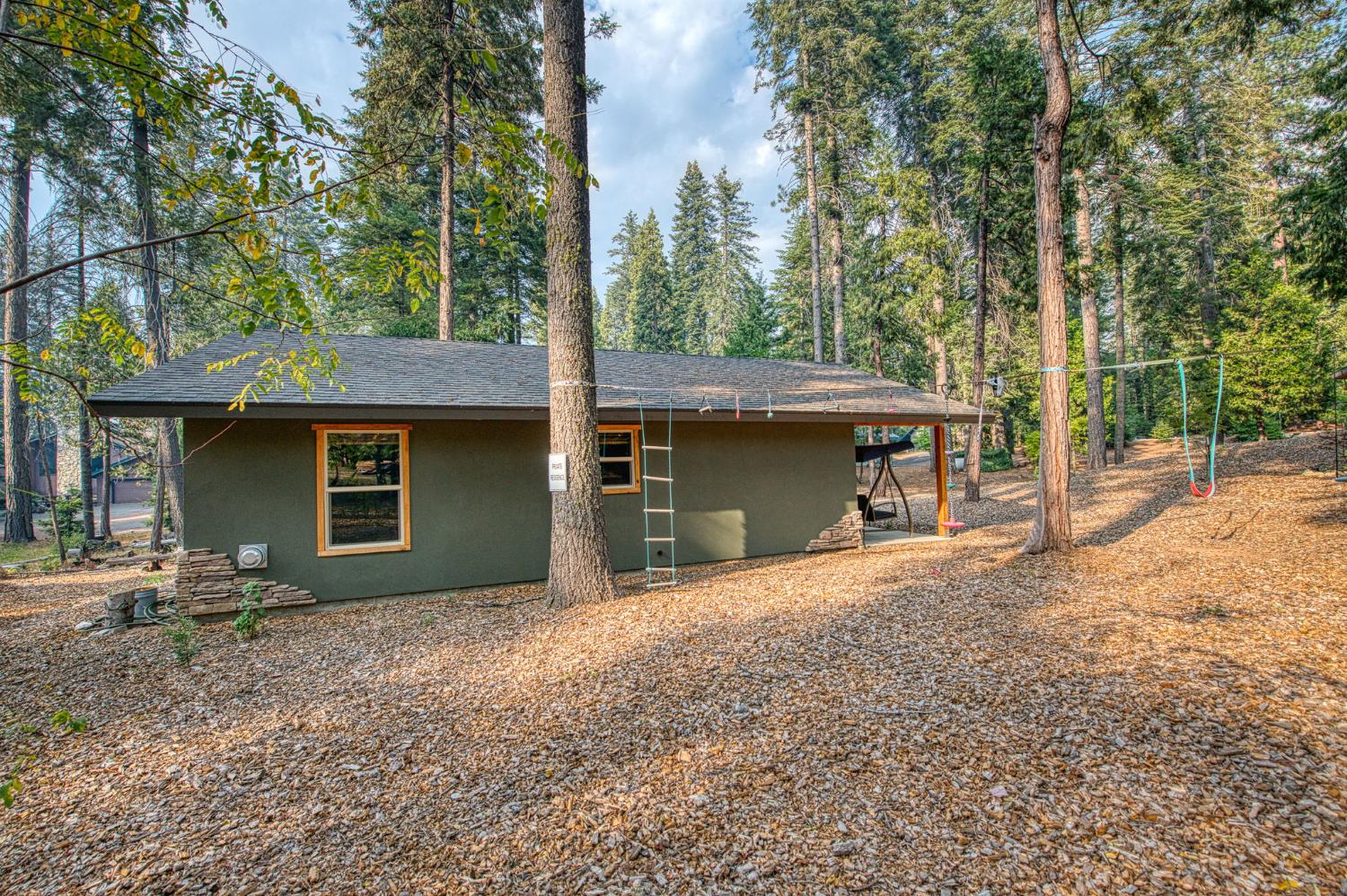 39153 Granite Ln, Shaver Lake, CA 93664