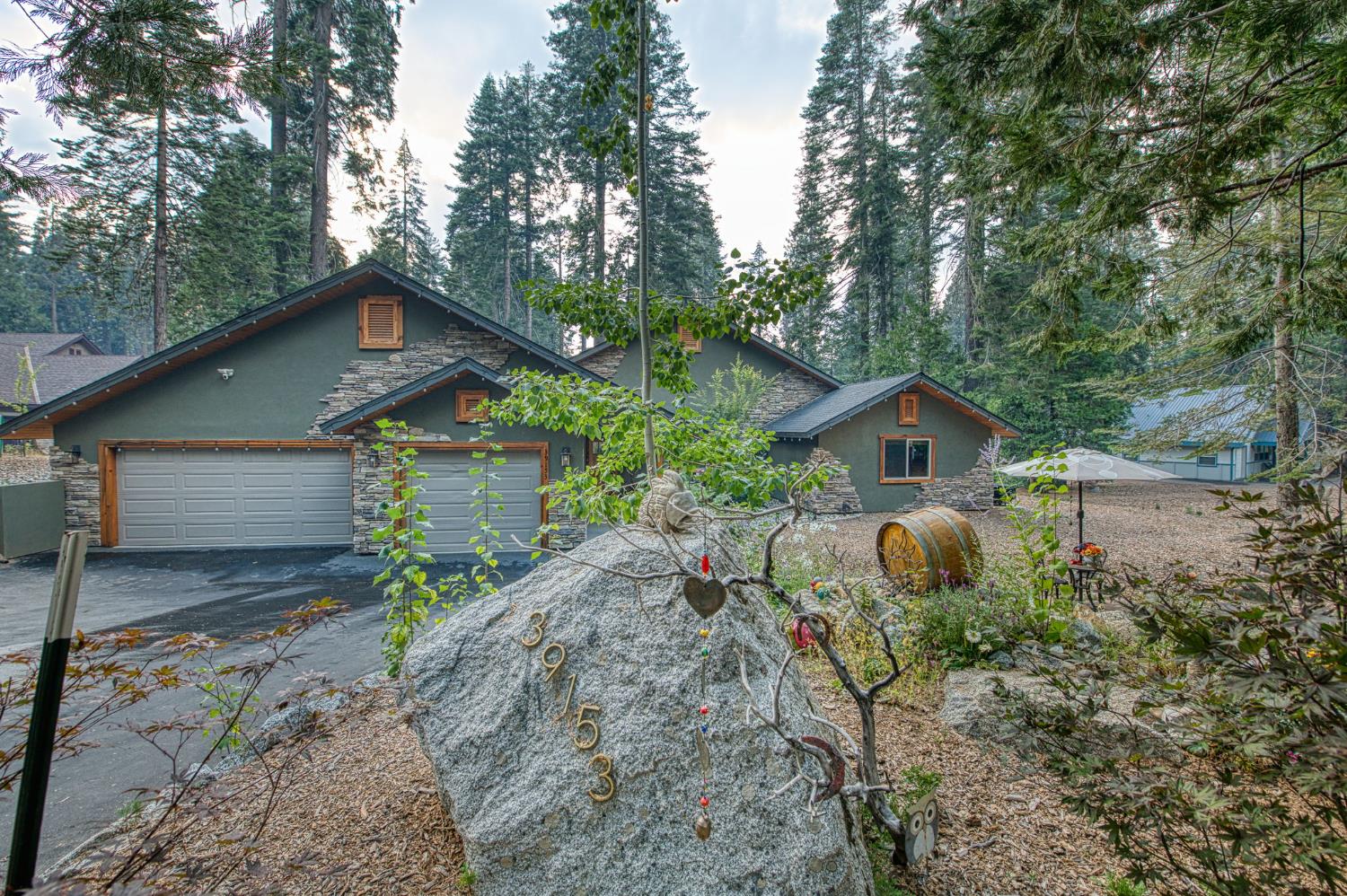 39153 Granite Ln, Shaver Lake, CA 93664