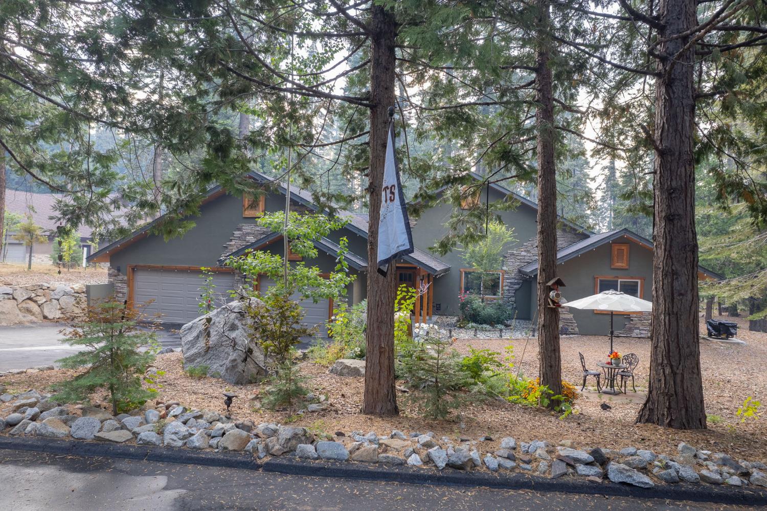 39153 Granite Ln, Shaver Lake, CA 93664