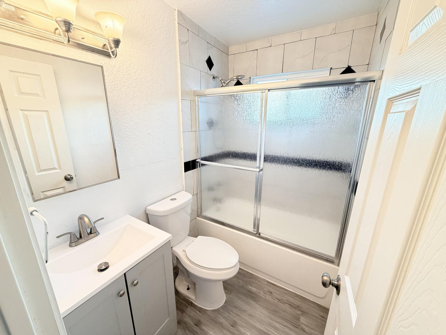 1565 W Hawes Ave, Fresno, CA 93706