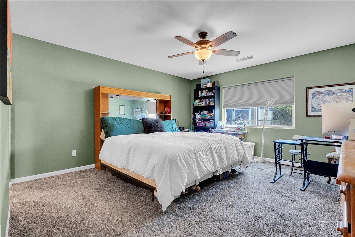 2439 Madeline Dr, Hanford, CA 93230