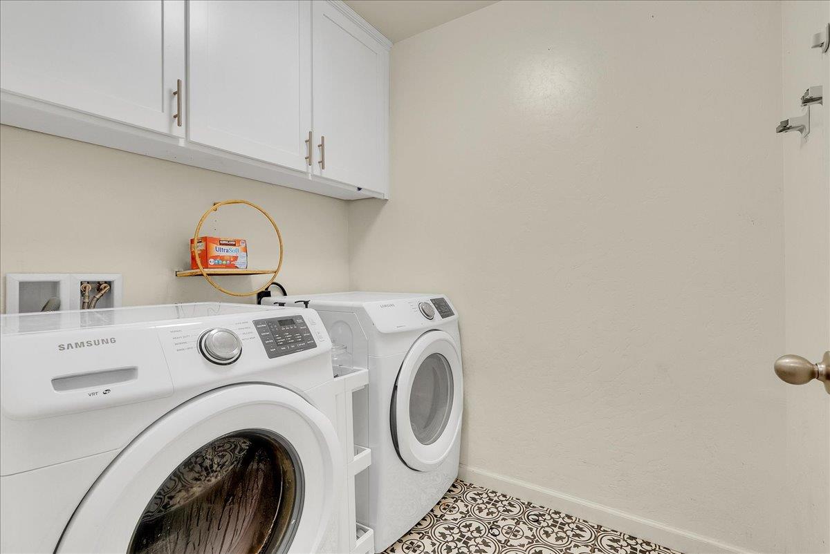 2439 Madeline Dr, Hanford, CA 93230