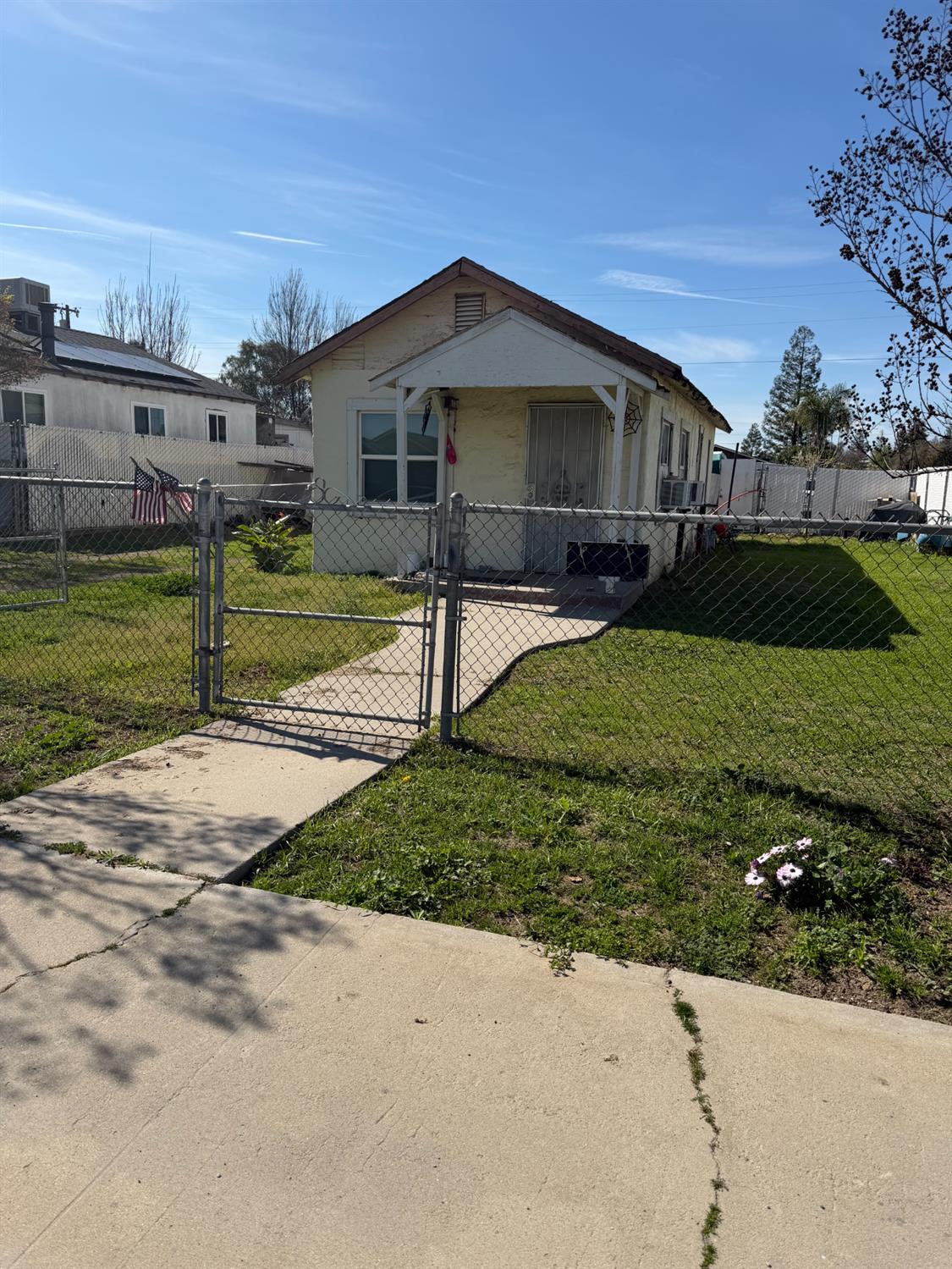 901 S 2nd St, Kerman, CA 93630