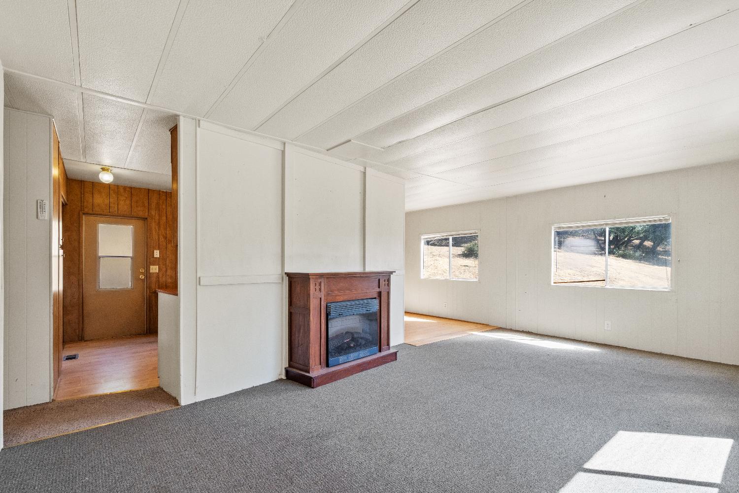 40882 Jean Rd E, Oakhurst, CA 93644