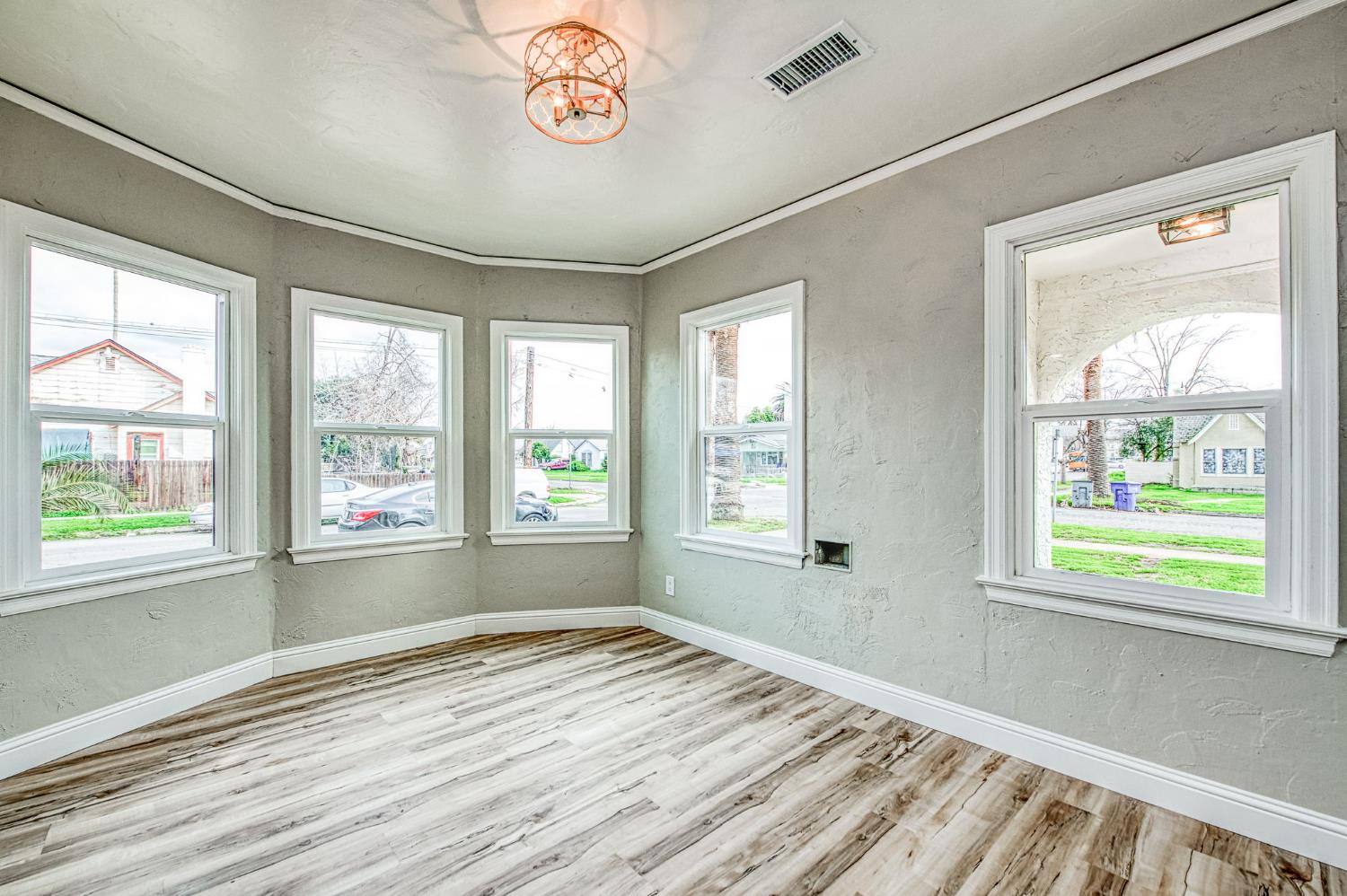 4345 E Iowa Ave, Fresno, CA 93702