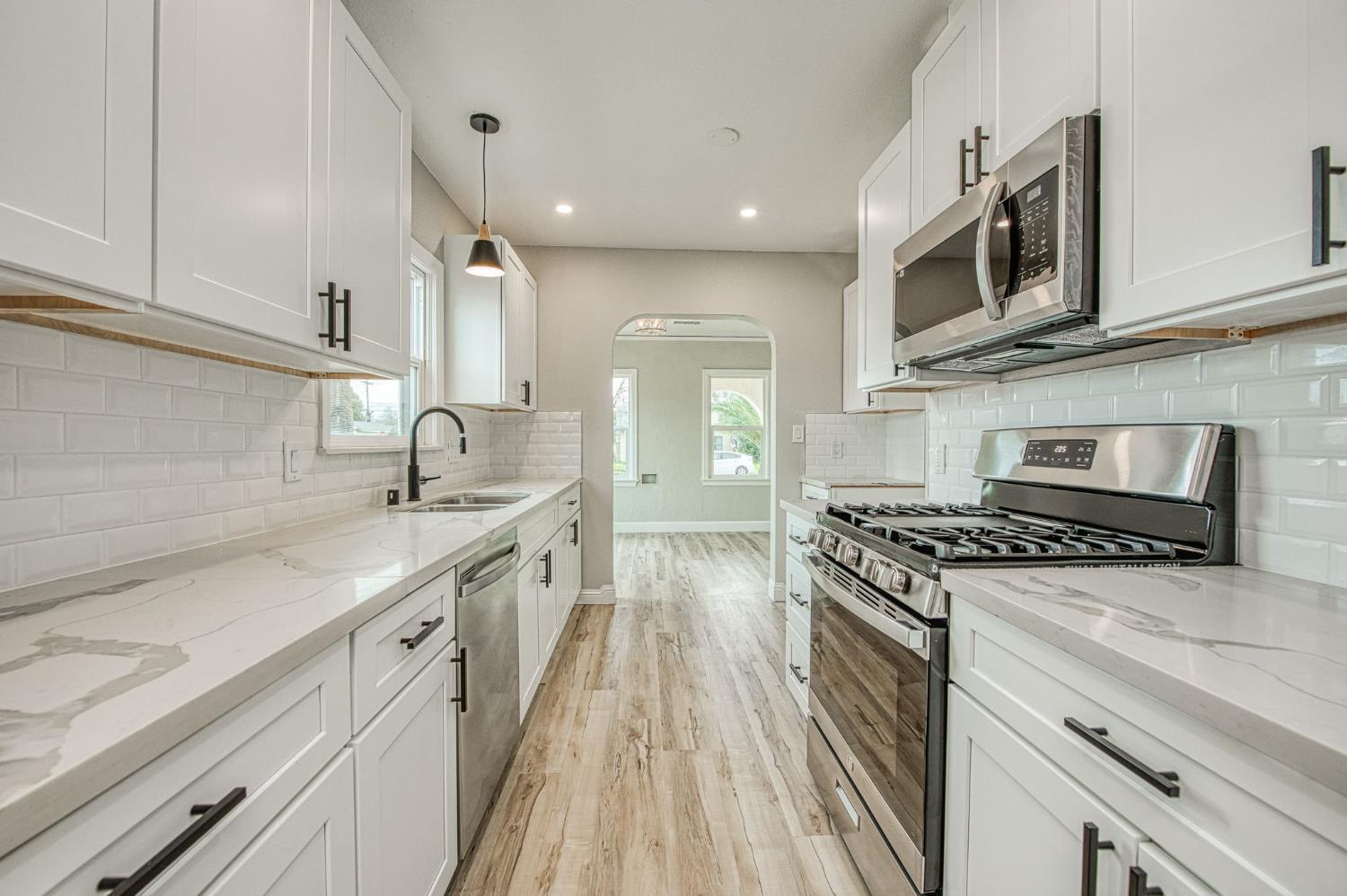 4345 E Iowa Ave, Fresno, CA 93702